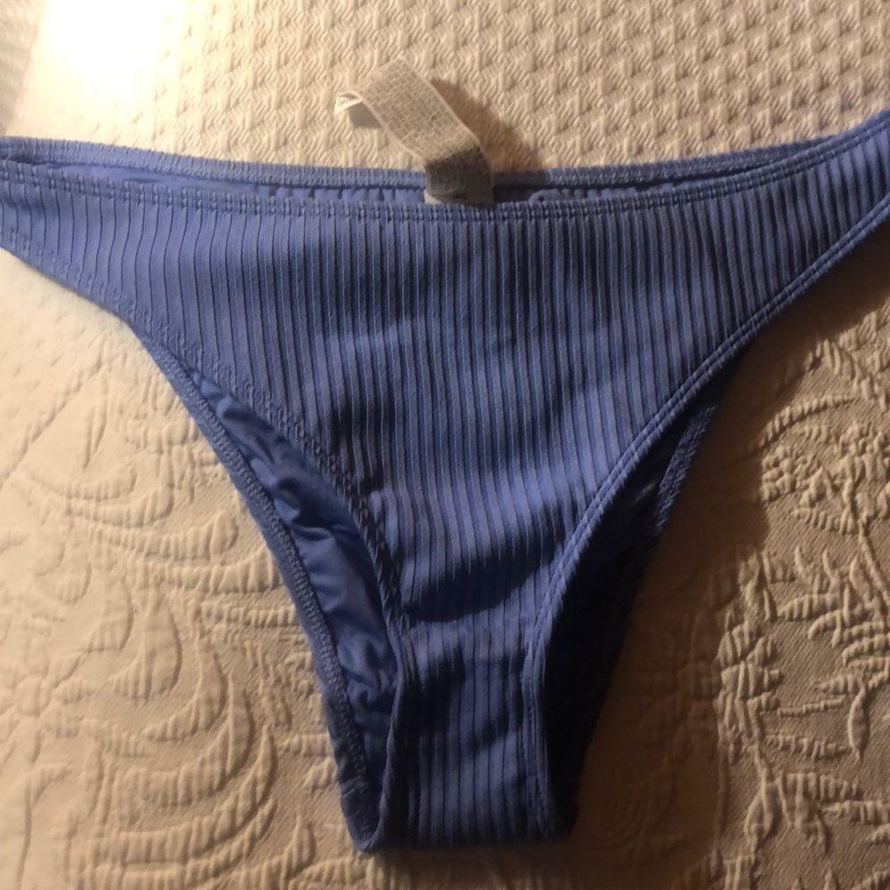 Ribbed bikini - Picture 2 of 5